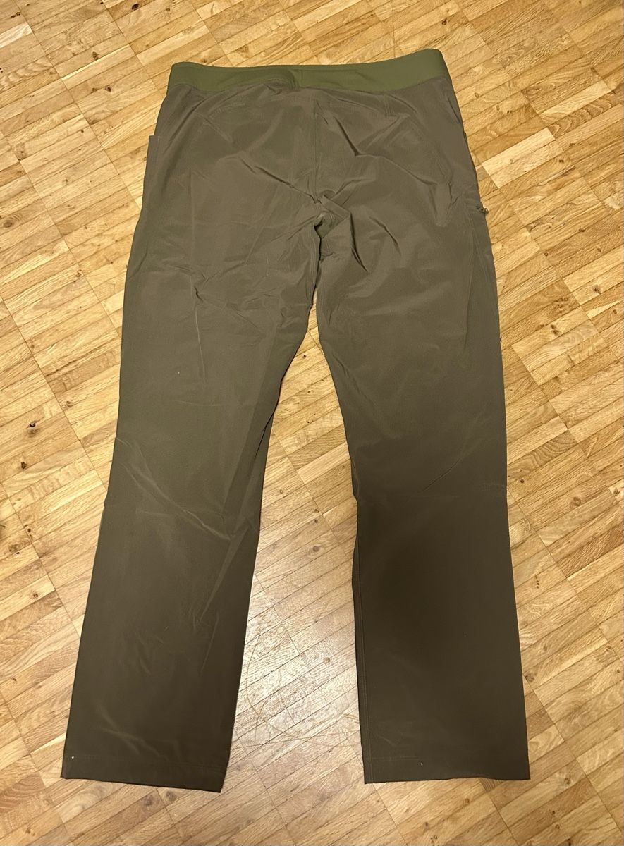 Arcteryx Pantaloni: Arcteryx Lefroy Pants Men grau – Usato da Obbürgen venduto da musigschopf 1