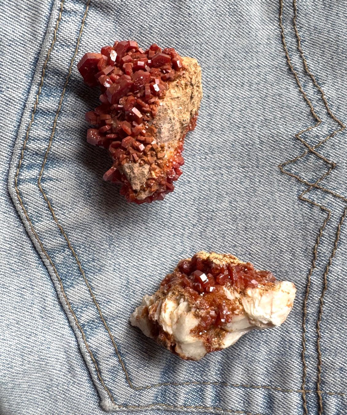 Minerali & Pietre curative: Vanadanit aus Marokko schöne Bruchstücke – Nuovo e nell'imballaggio originale da Leuggern venduto da gemshow 2