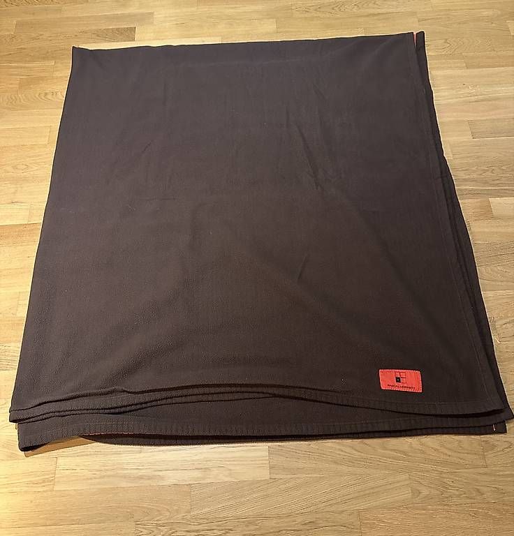 Coperte: Decke von Pascal Morabito – Usato da Thalwil venduto da Deleven