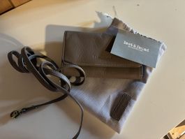 LOST & FOUND Leder beige mit Trageriemen Portemonnaie