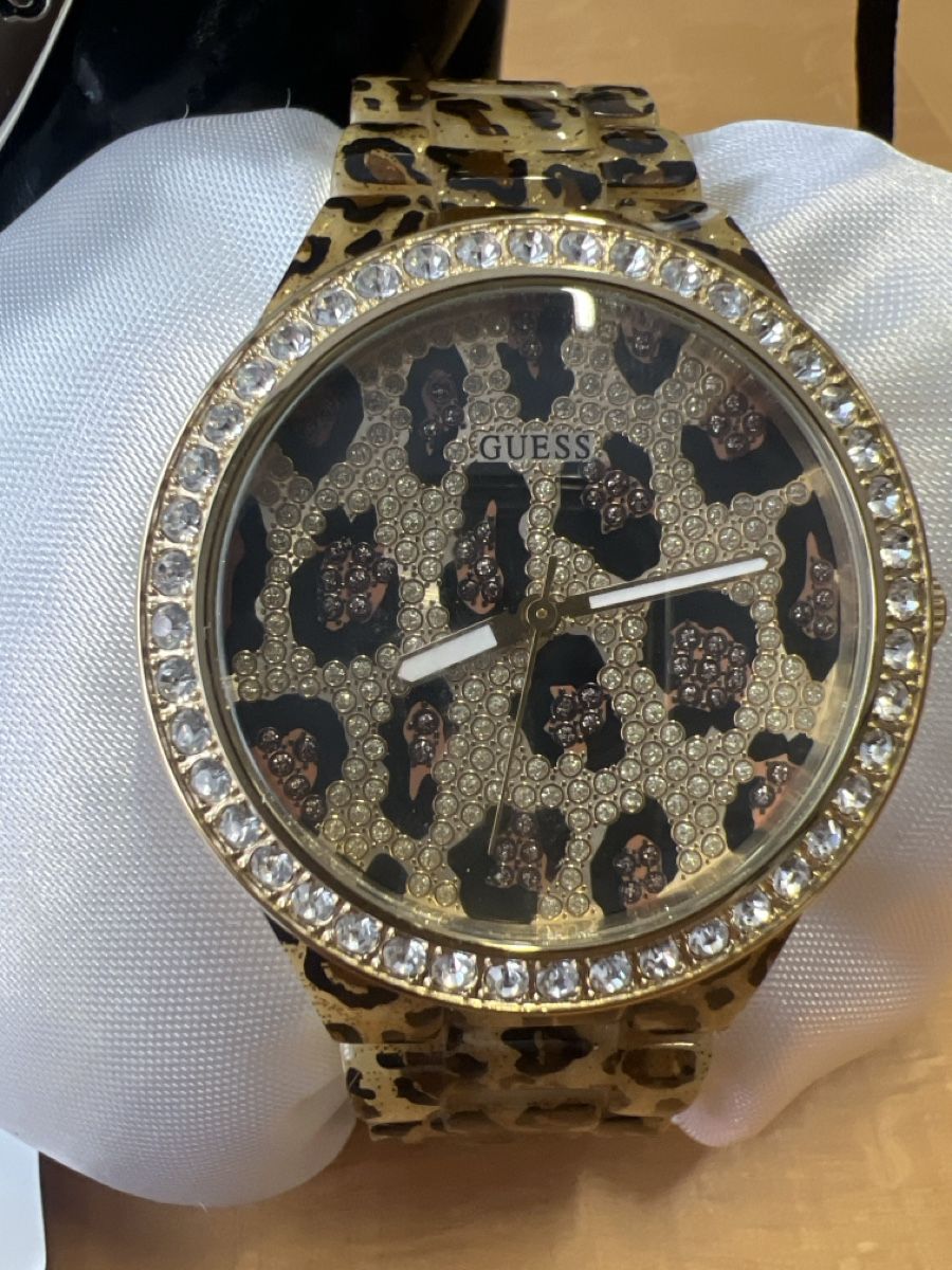 Guess Orologi: Guess Damenuhr Leopard mit Etui neu – Nuovo e nell'imballaggio originale da Rorschach venduto da TrendyDeals 1