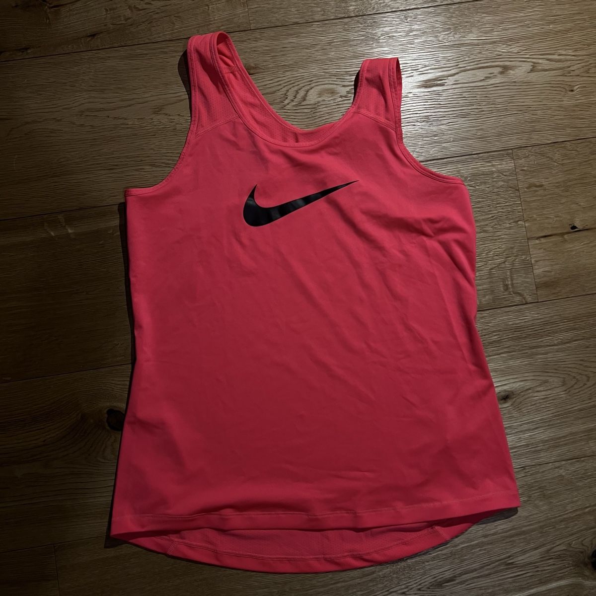 Nike Top: Nike Dri Fit Tanktop – Nuovo (secondo la descrizione) da Chur venduto da noe_mh8b