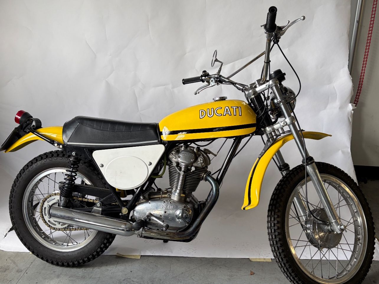 Ducati Enduro: Ducati RT 450 - Seltener Klassiker mit Veteran – Usato da Zürich venduto da brightlike