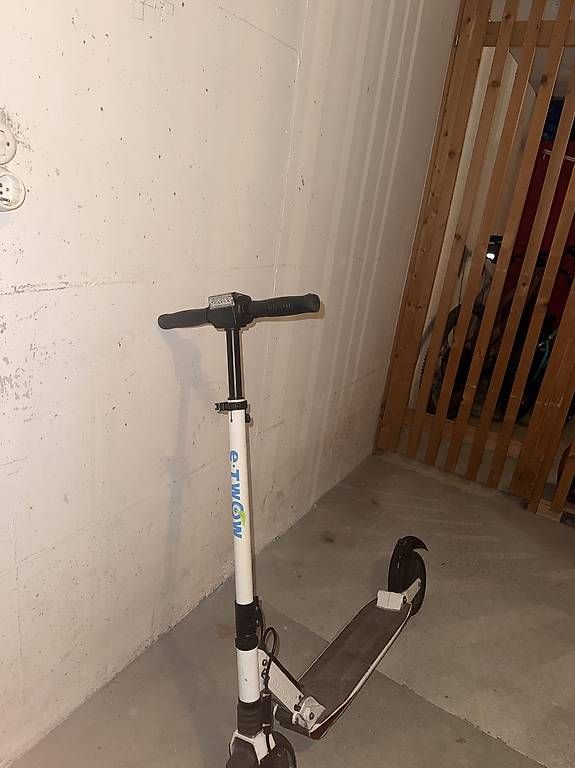 Kickboard: E-TWOW BOOSTER ES SWISS EDITION – Usato da Dietikon venduto da rks_r2m8