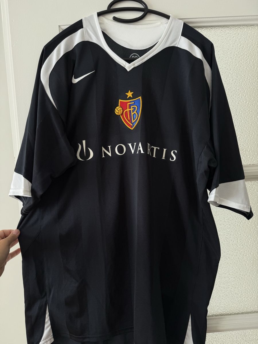 Nike Maillots de corps & Pantalons: Fc Basel Trikot Schwarz XL – D'occasion à Basel par momo.st