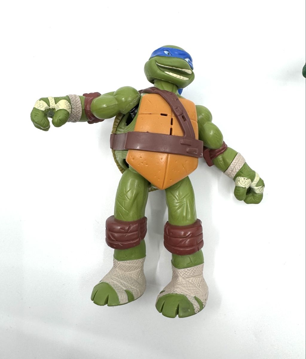 Figuren: Turtles Figuren von 2012 Viacom Leonardo und Raphael – Gebraucht aus Herisau von Seyashop1 2