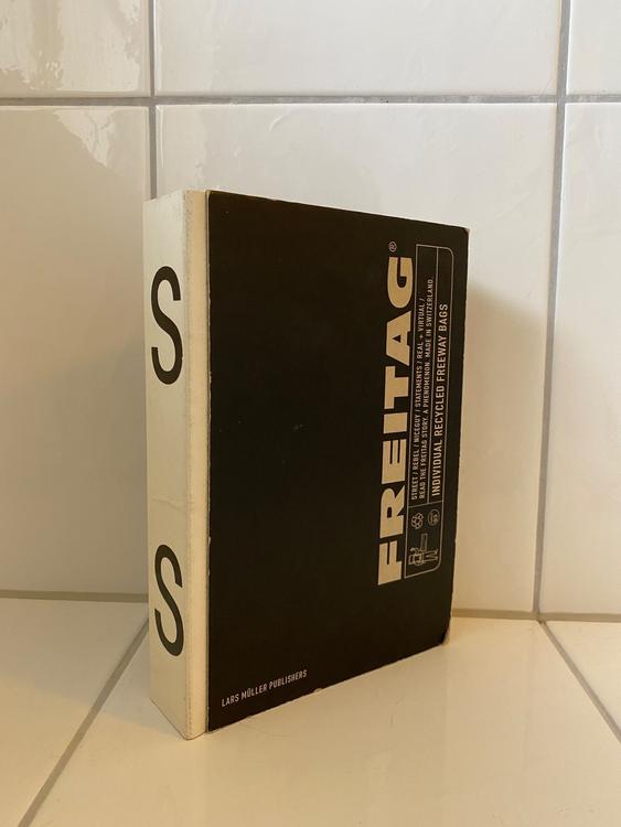 Freitag «Individual Recycled Freeway Bags» Buch 2001; Lars