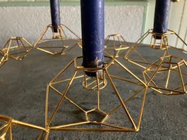 Goldener Kerzenständer, asymetrisch, für 4 Kerzen