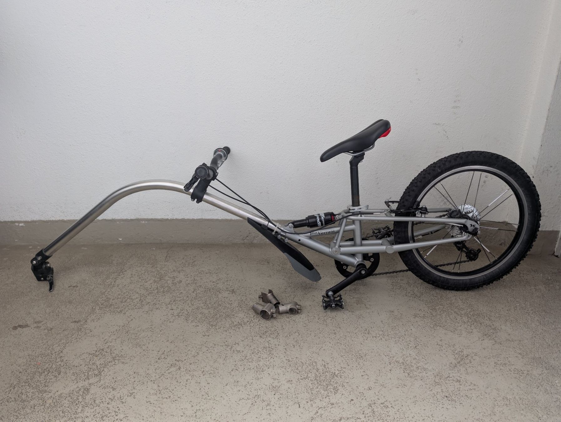 Fahrzeuge für Kinder: Tout terrain Streamliner gefedertes Windschattenvelo – Gebraucht aus Horgen von snowflakekite