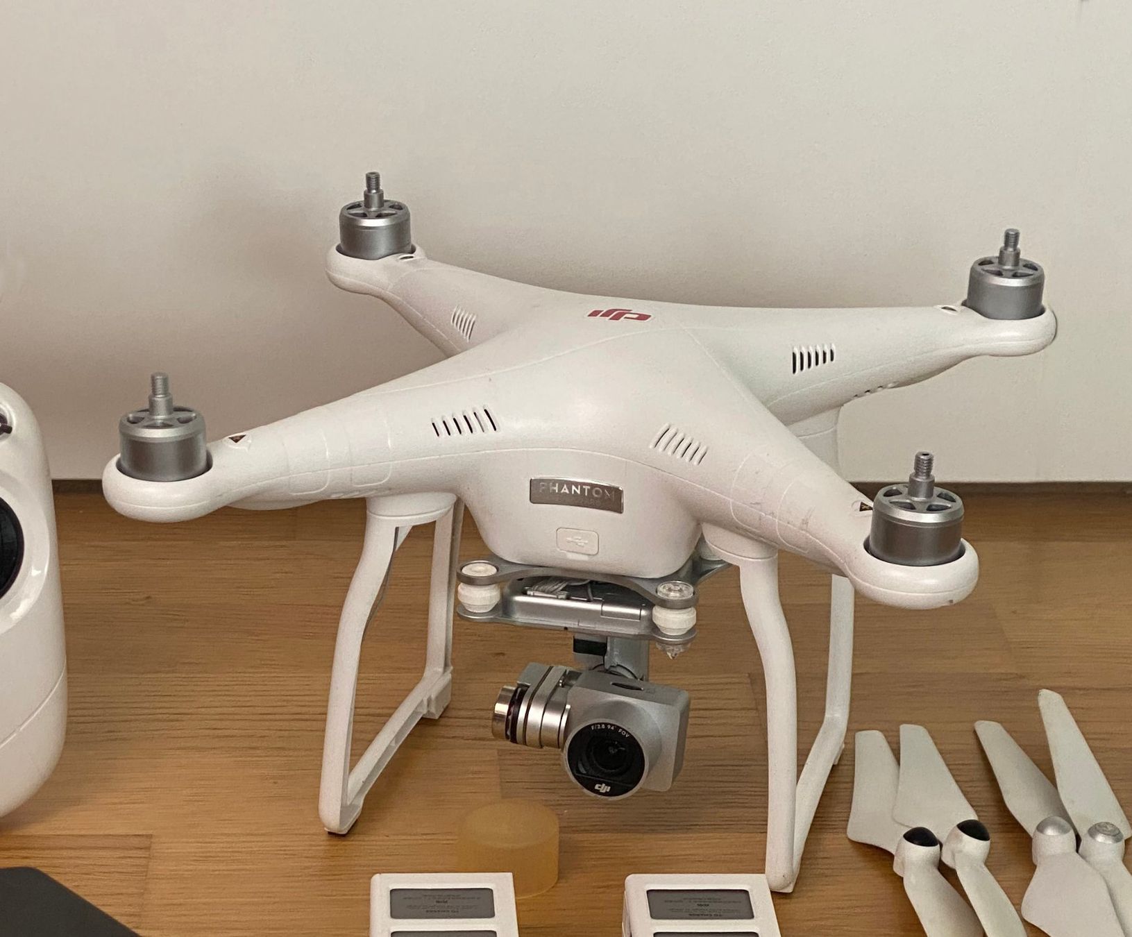 DJI RC Modellbau: Dji Phantom 3 Standard – Gebraucht aus Zürich von  1