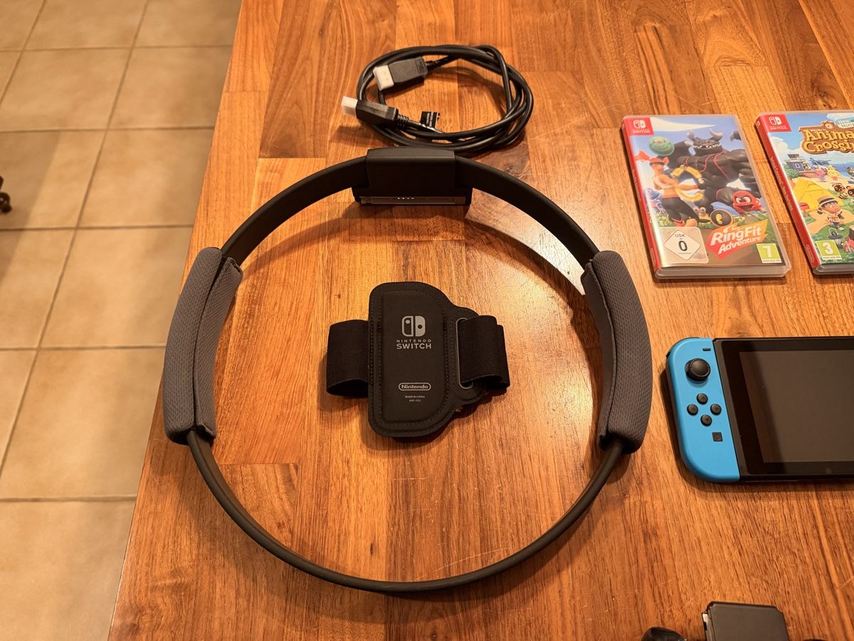 Nintendo Consoles: Nintendo Switch Set + 2 Pro Controller + 4 Spiele – D'occasion à Malters par Sephiroth2th 8