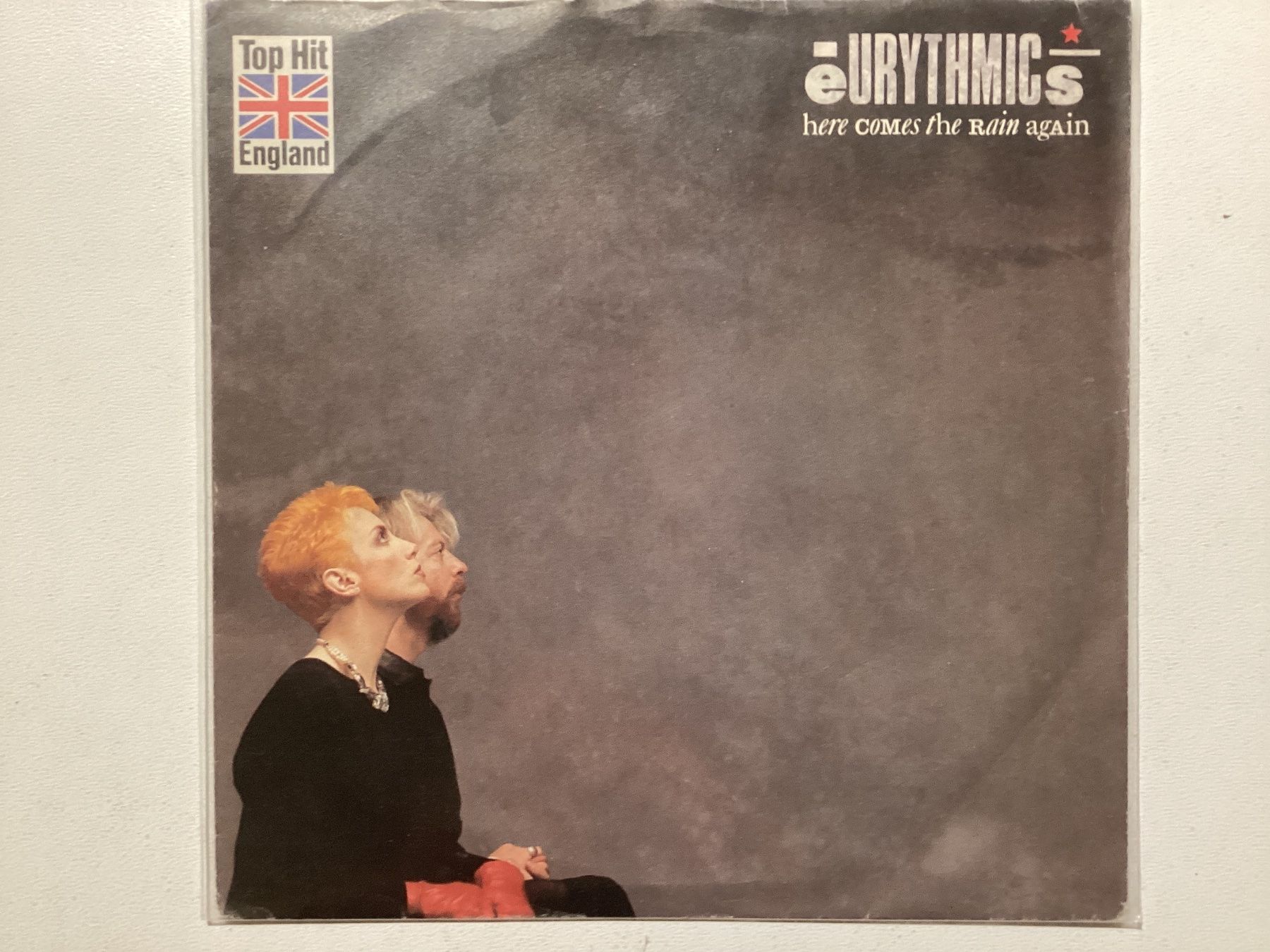 Dischi in vinile: Eurythmics Single - Here Cokes Rain Again / Paint A Rumour – Usato da Gutenswil venduto da Hamzian