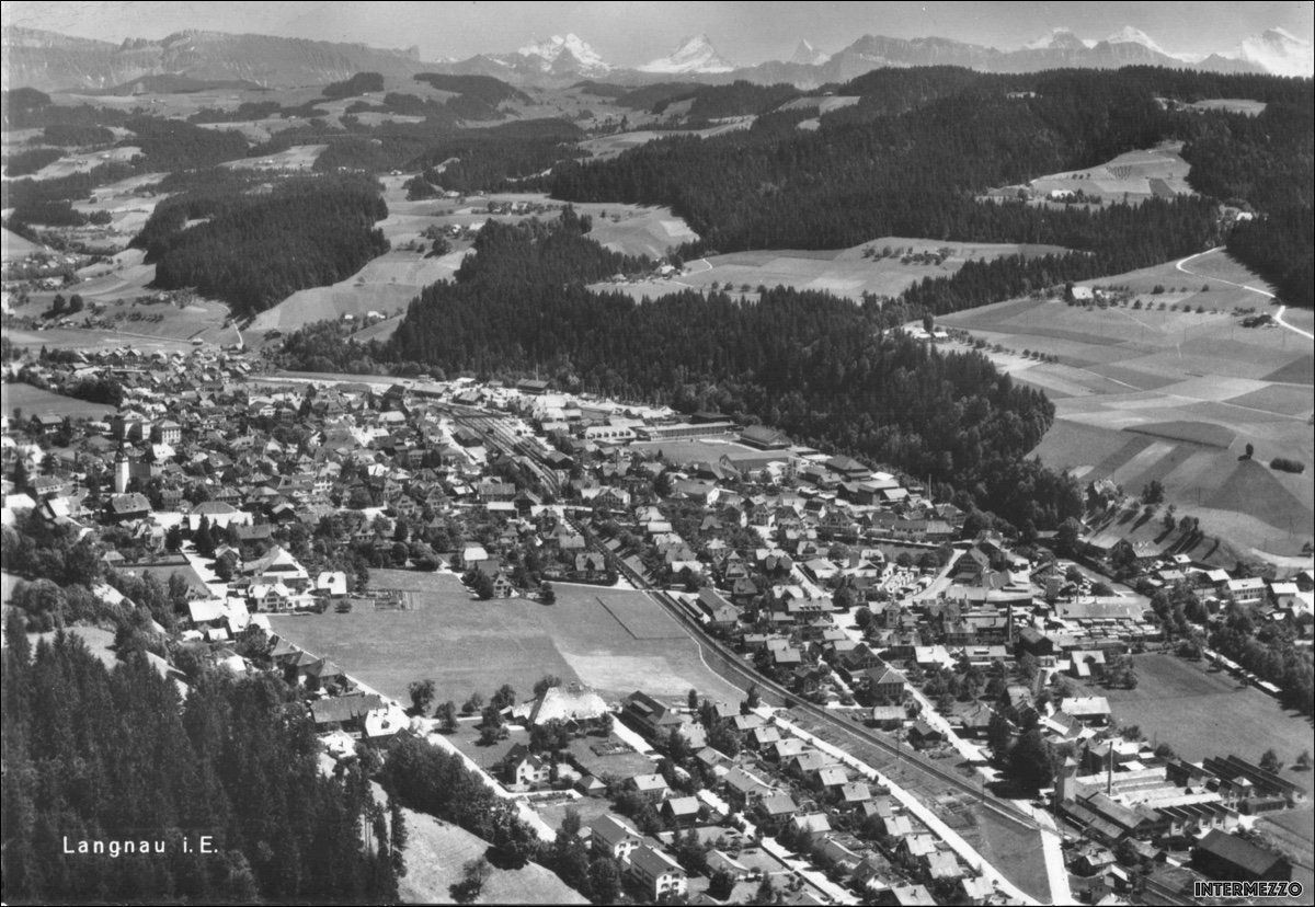 Cartes postales: Langnau BE // Luftbild Nr. 2 – D'occasion à Basel par intermezzo12