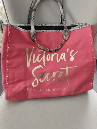 Victoria's Secret Shopper