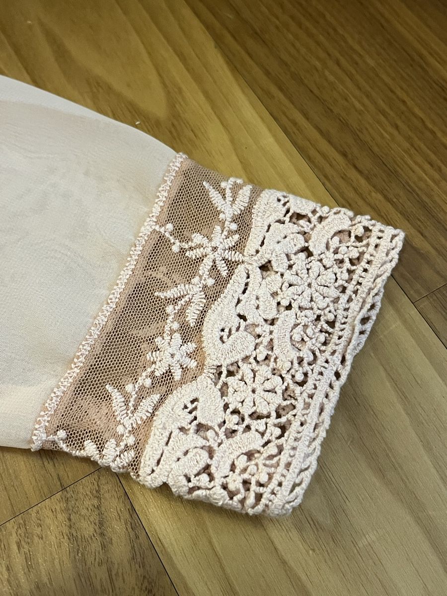 Camicette, T-shirt & Top: Rosa Bluse mit Spitze, Grösse M – Nuovo (secondo la descrizione) da Oberwil-Lieli venduto da 2carin 2
