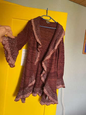 2 Pullower - unisex, eine Damen-Strickjacke. Ungetragen.