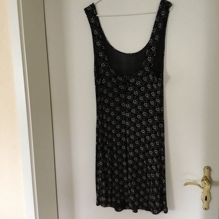 Sommerkleid schwarz mit weissem Blumenmuster