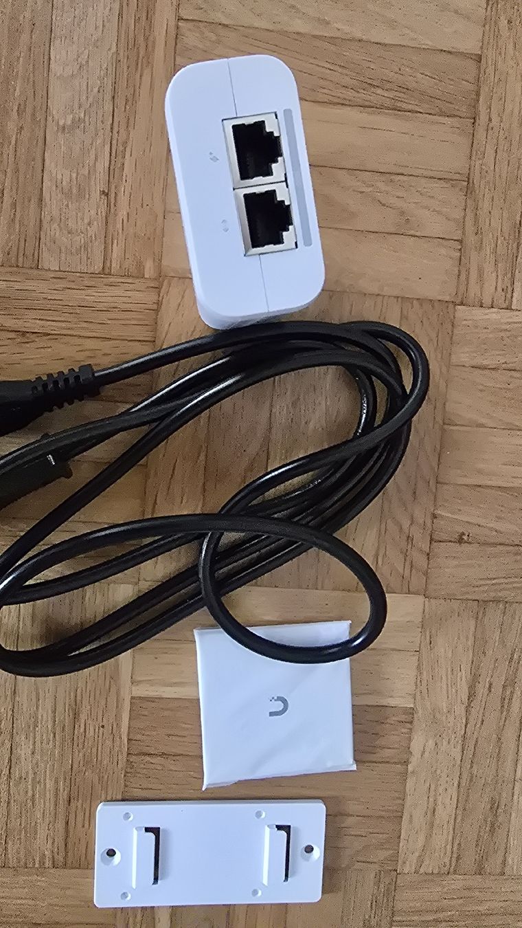 Ubiquiti Unità & Adattatore: Ubiquiti 2.5G PoE+ Adapter – Nuovo (secondo la descrizione) da Zürich venduto da rolf290 1