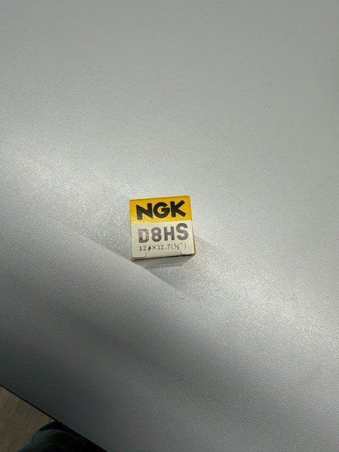 Alle Motorradersatzteile: NGK KERZE D8HS – Gebraucht aus Landquart von pet_l2dm
