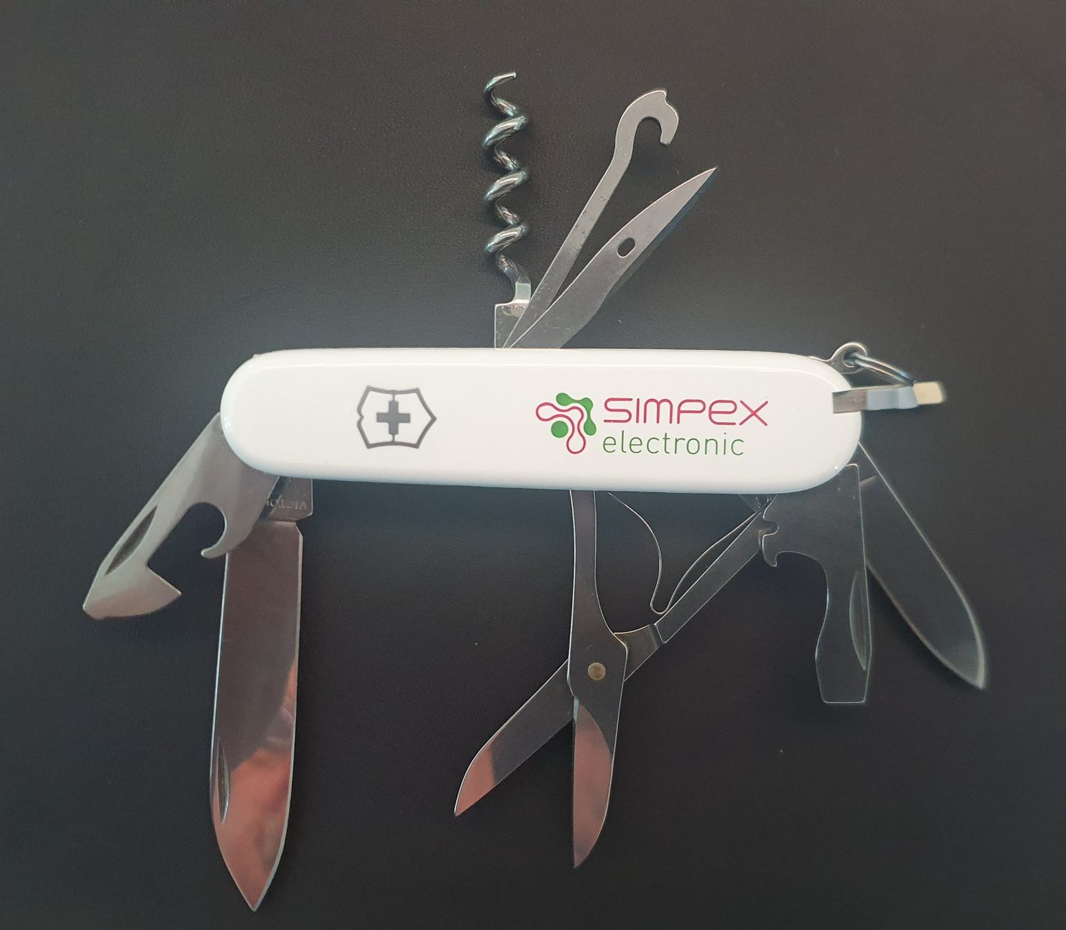 Victorinox Coltelli tascabile: 4 Victorinox Sackmesser mit Logo – Nuovo (secondo la descrizione) da Härkingen venduto da MarianneSi 2