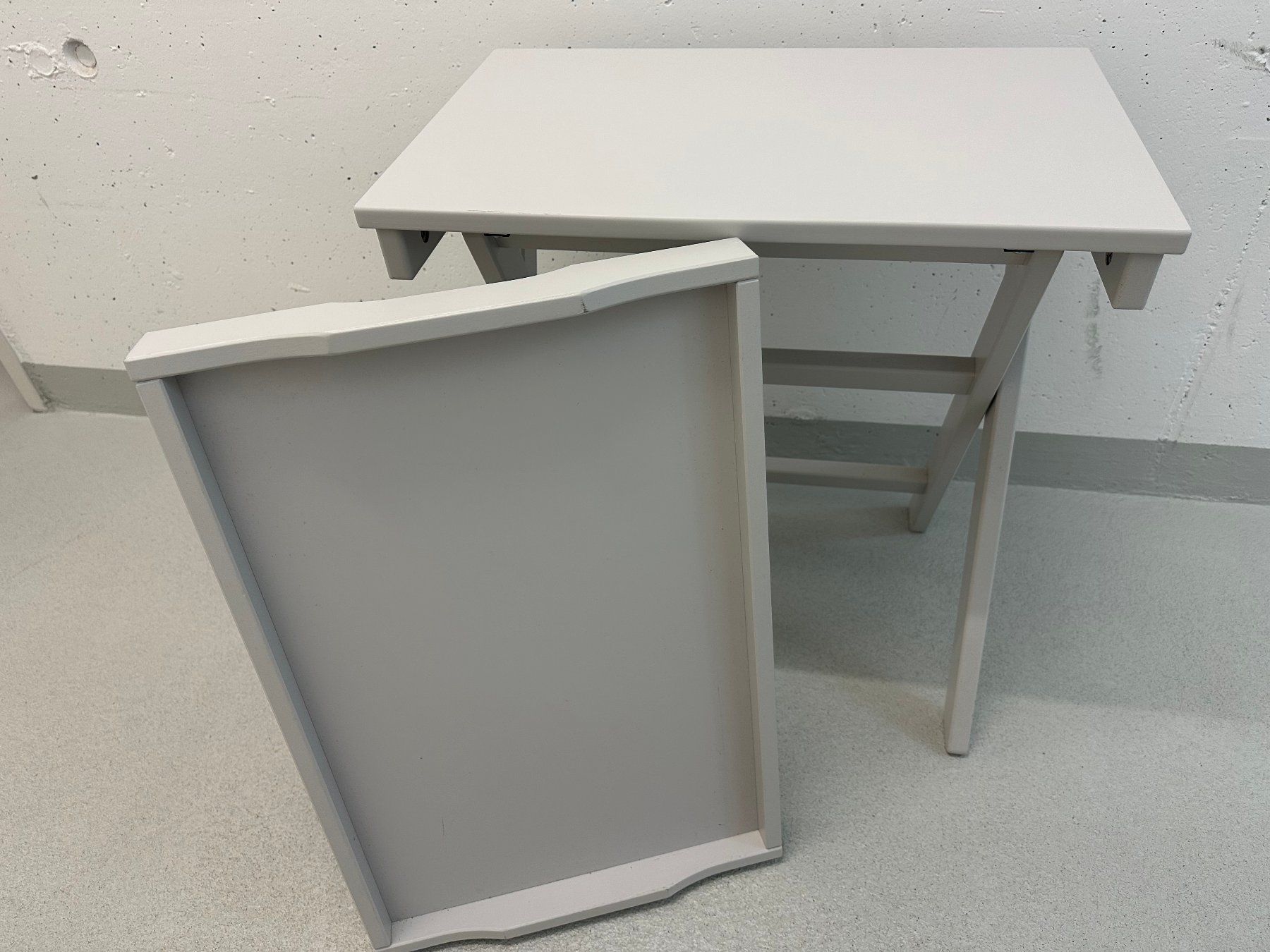 Tables: Tischli – D'occasion à Sempach par Susan70 1
