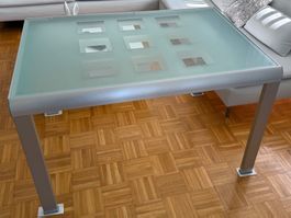 Glas-Esstisch | ausziebahr | Rahmen aus Aluminium
