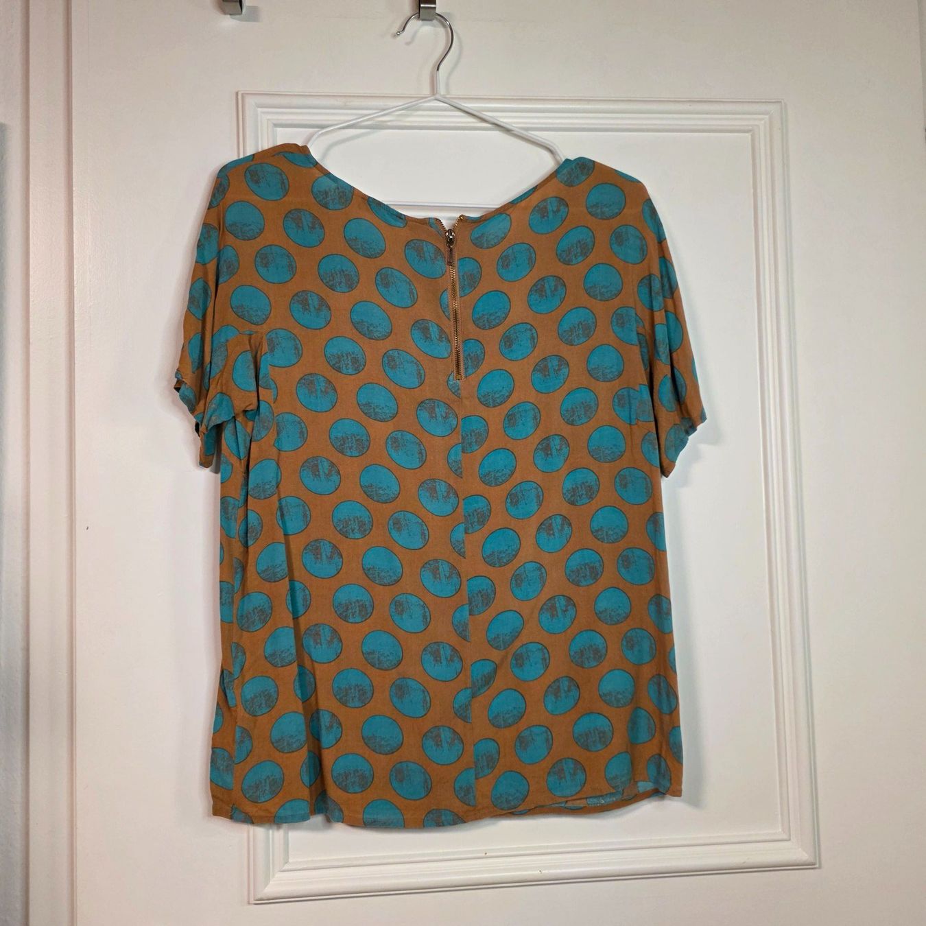 Blusen: Soft Grey Viskose-Bluse mit Punkten, Gr. 36/38 – Gebraucht aus Wald ZH von CapLux 2