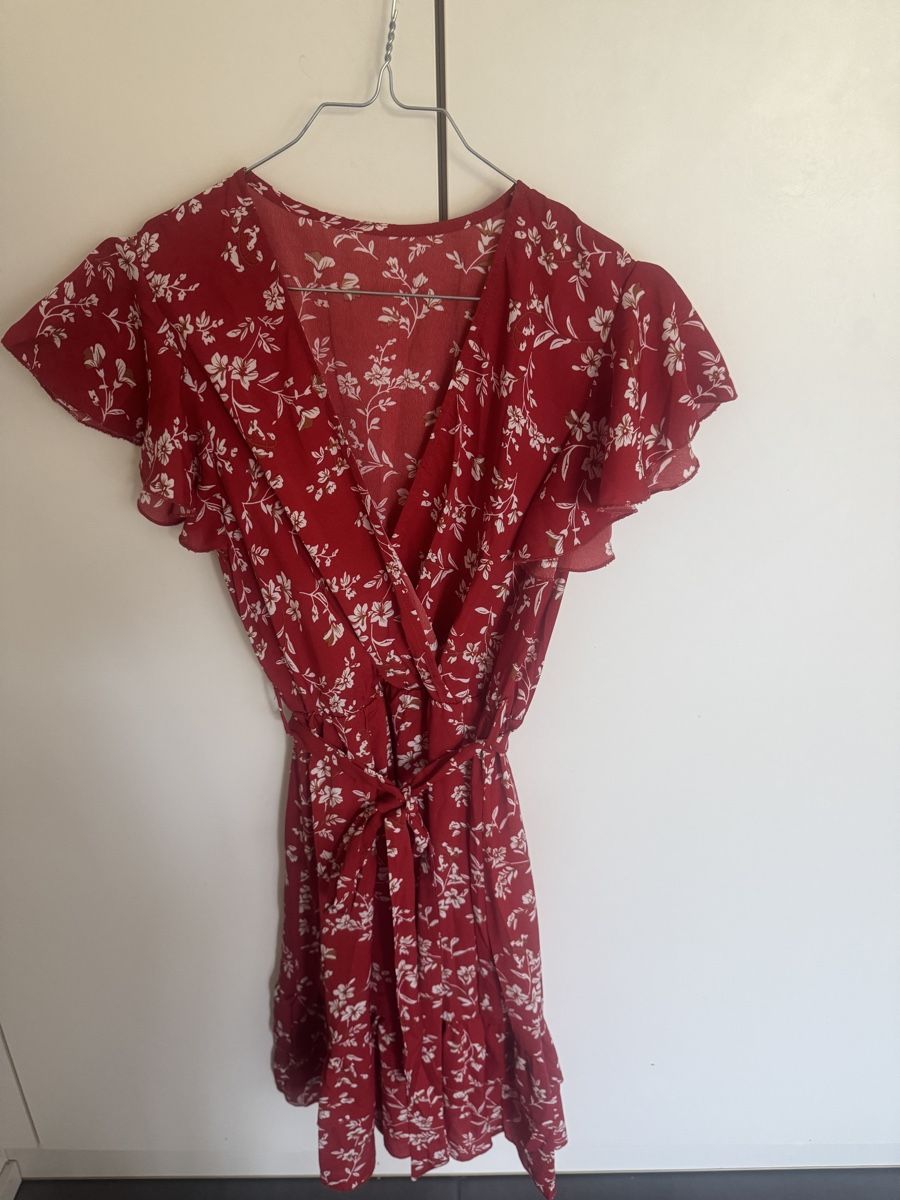 Vestiti: Sommerkleid rot Blumen M  – Usato da Oberglatt ZH venduto da jul_nhy7