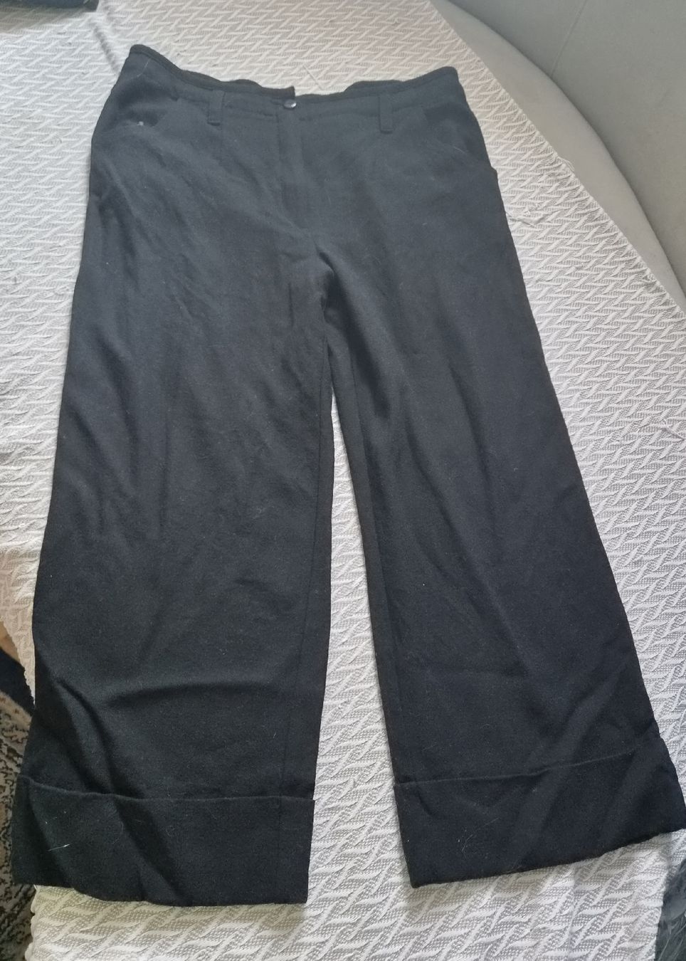 Pantalons: SULU schöne Hose Gr  3 – D'occasion à Frenkendorf par Moon111 1