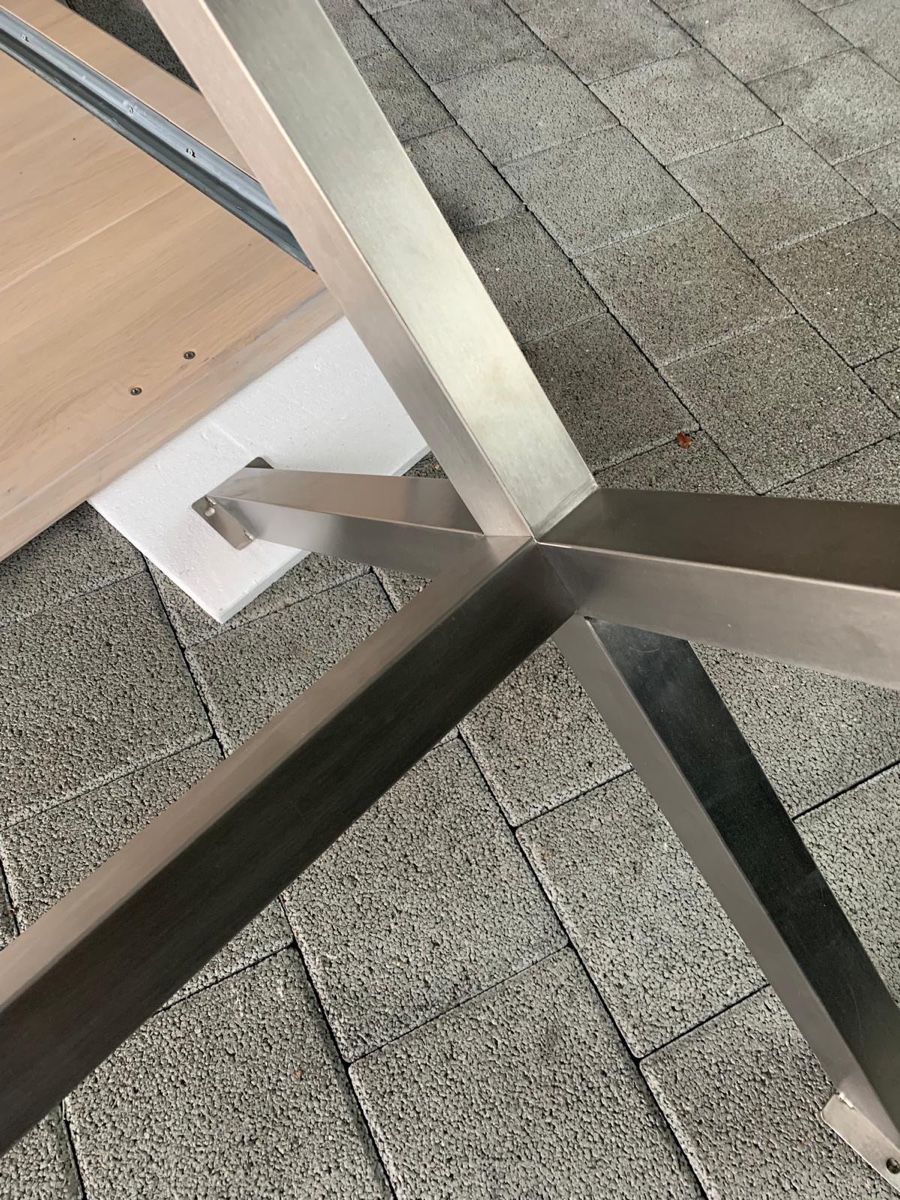 Pfister Tische: Massiver Eiche Tisch mit Edelstahlgestell – Gebraucht aus Villmergen von kasaja 5
