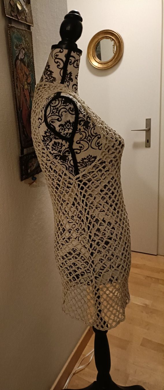 Calvin Klein Vestiti: Vintage Calvin klein Netzkleid – Usato da Schaffhausen venduto da sim_j822 1