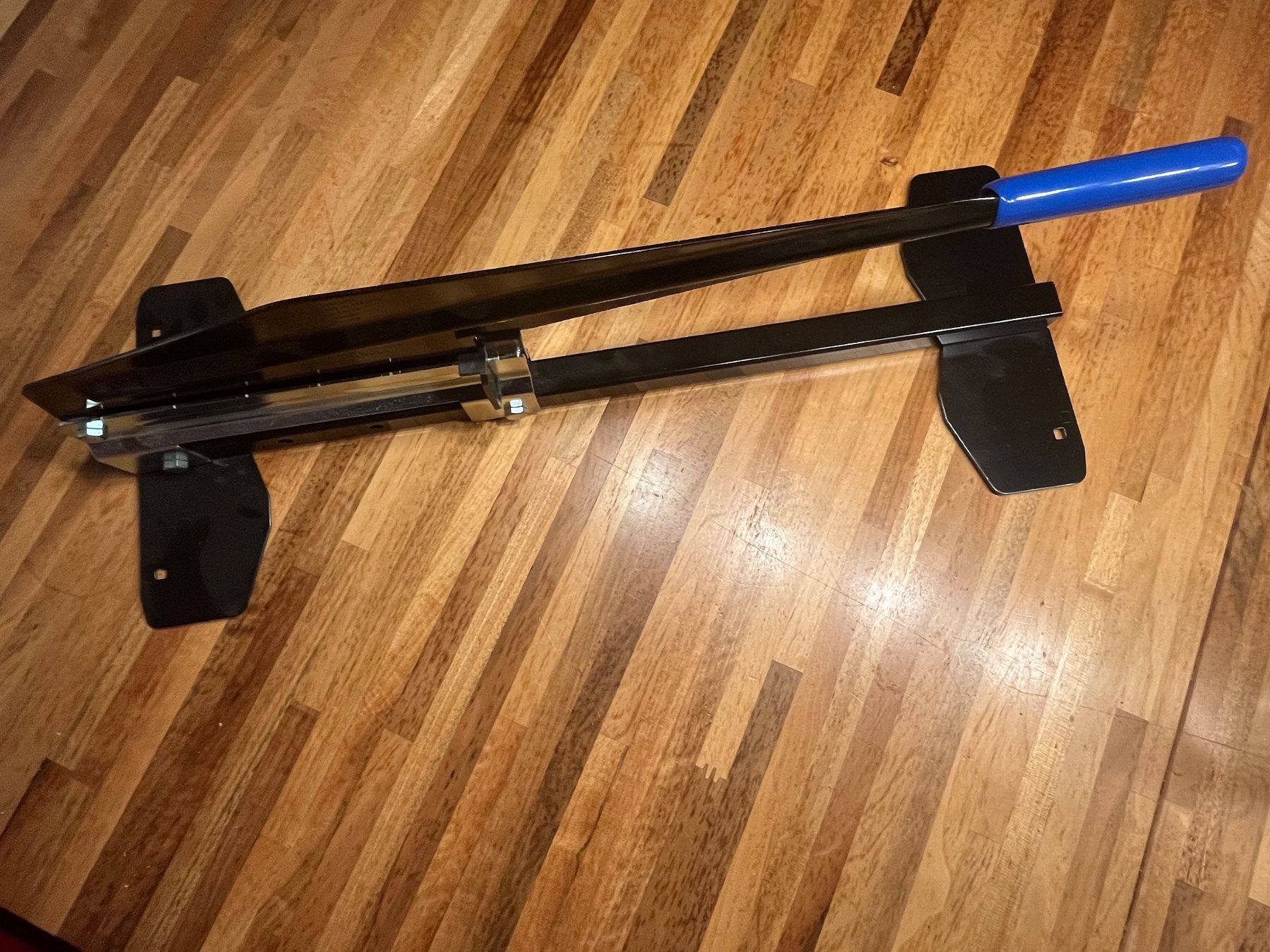 Tutti gli attrezzi: Laminocut Laminatschneider – Usato da Bassersdorf venduto da Markyd