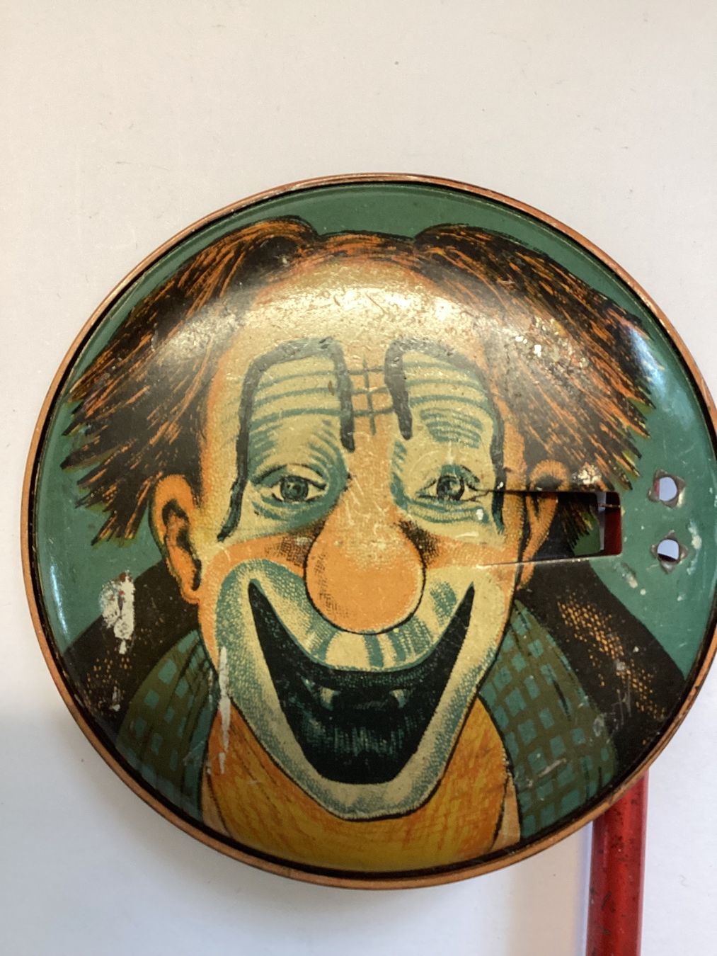 Giocattoli: Antike Blechrassel, Clown und Pfeife doppelseitig. – Usato da Eglisau venduto da mar_5rn2 3