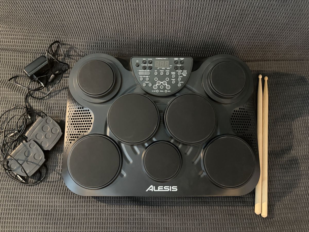 Alesis Instruments de musique: Alesis E-Drum CompactKit 7  – D'occasion à Schaffhausen par ram_667r 1
