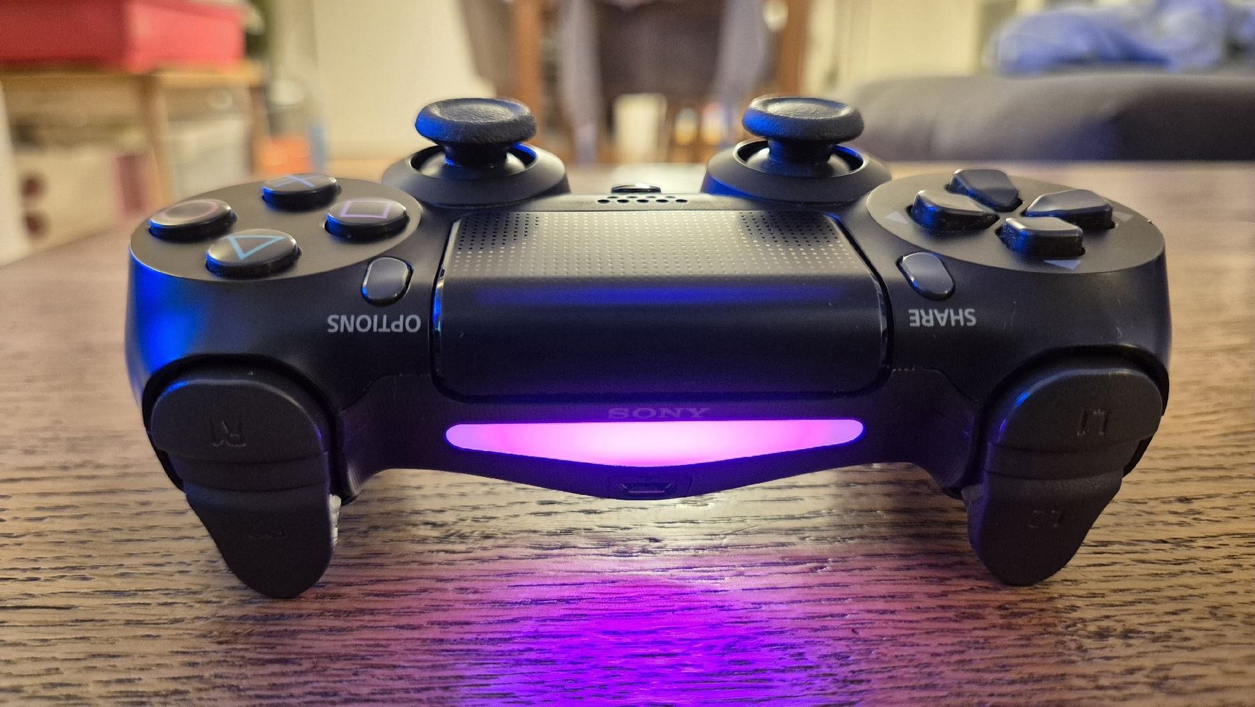 Sony Controller: Original Sony PS4 DualShock 4 V2 Controller Schwarz – Gebraucht aus Au SG von KonsoleWerk 1