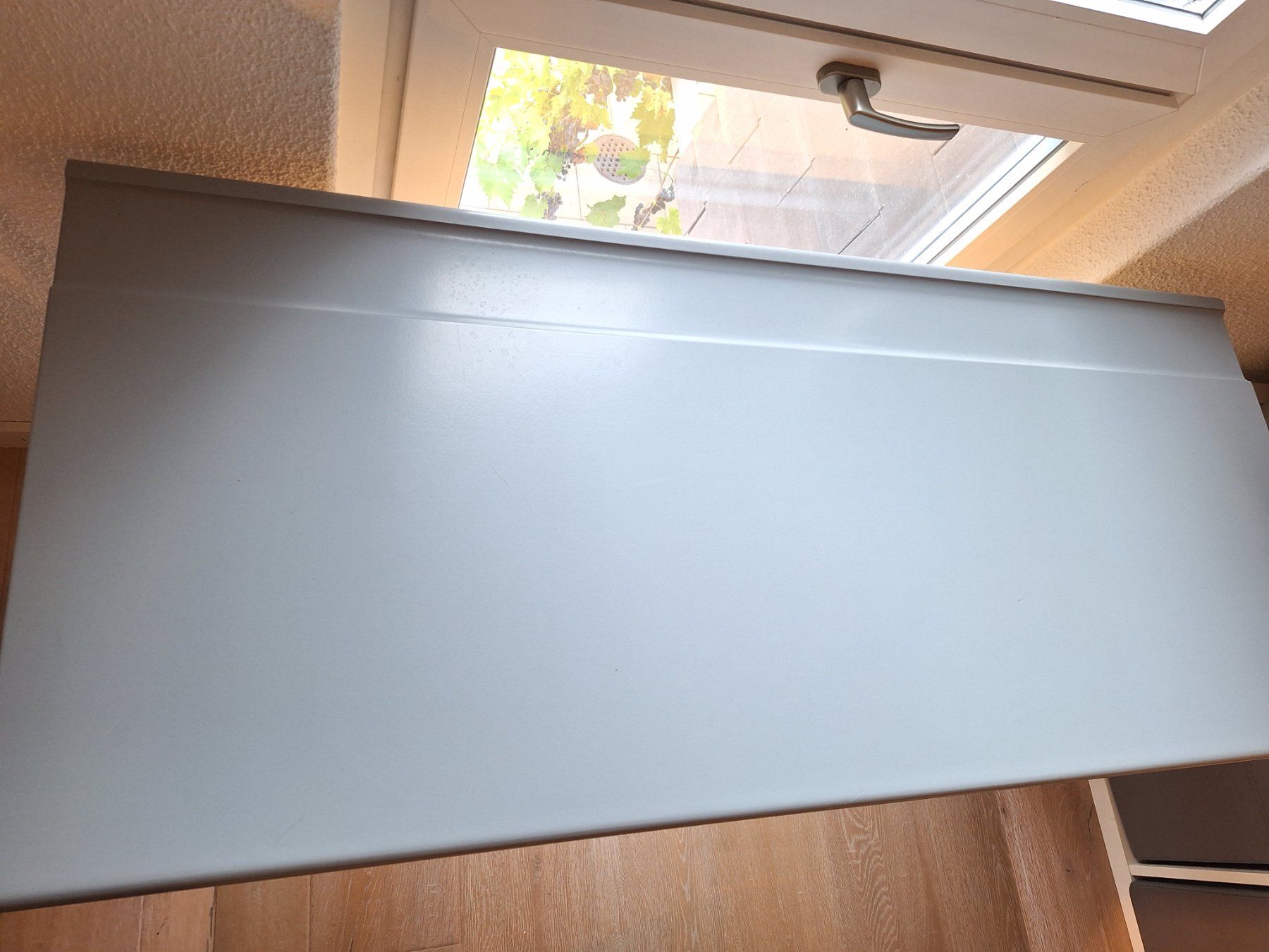Scrivanie: Alter Schulschreibtisch 125x54 cm – Usato da Andelfingen venduto da Rihanna9 3