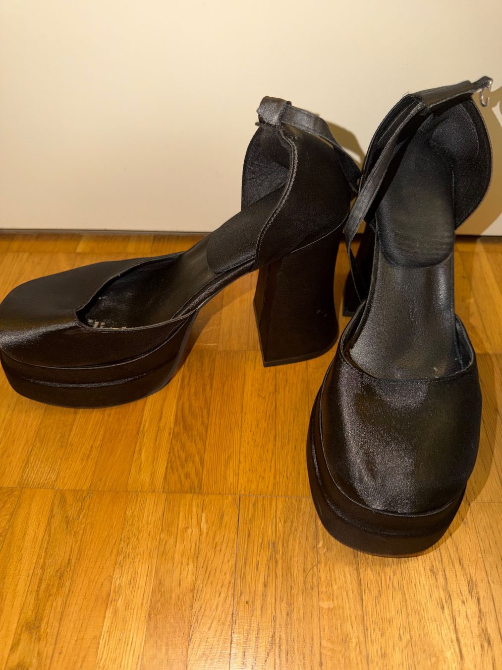 Damenschuhe: Pumps schwarz – Gebraucht aus Adliswil von m.200100 1