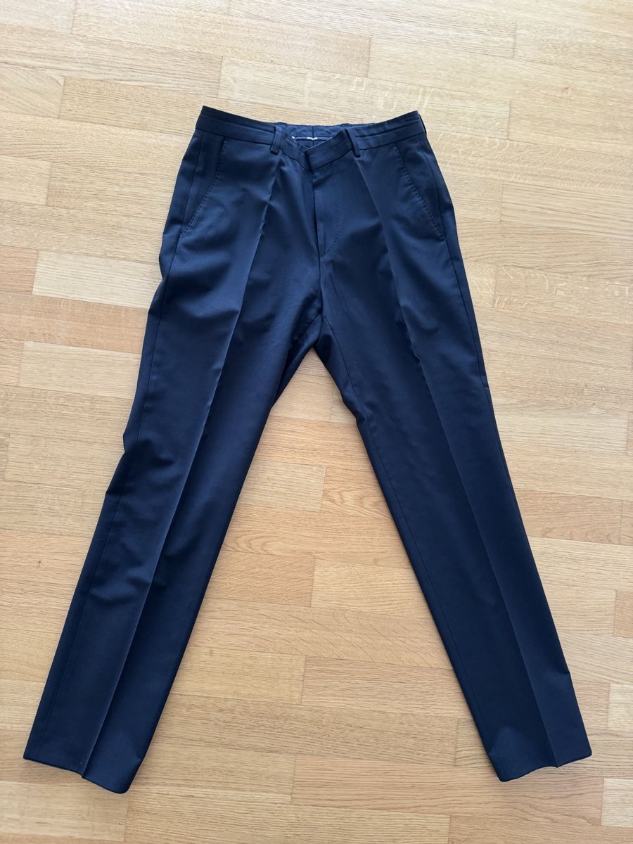 Hugo Boss Completi, tute sportive e funzionali: Anzug BOSS Schwarz Grösse 44 – Usato da Zumikon venduto da kra_58x9 1