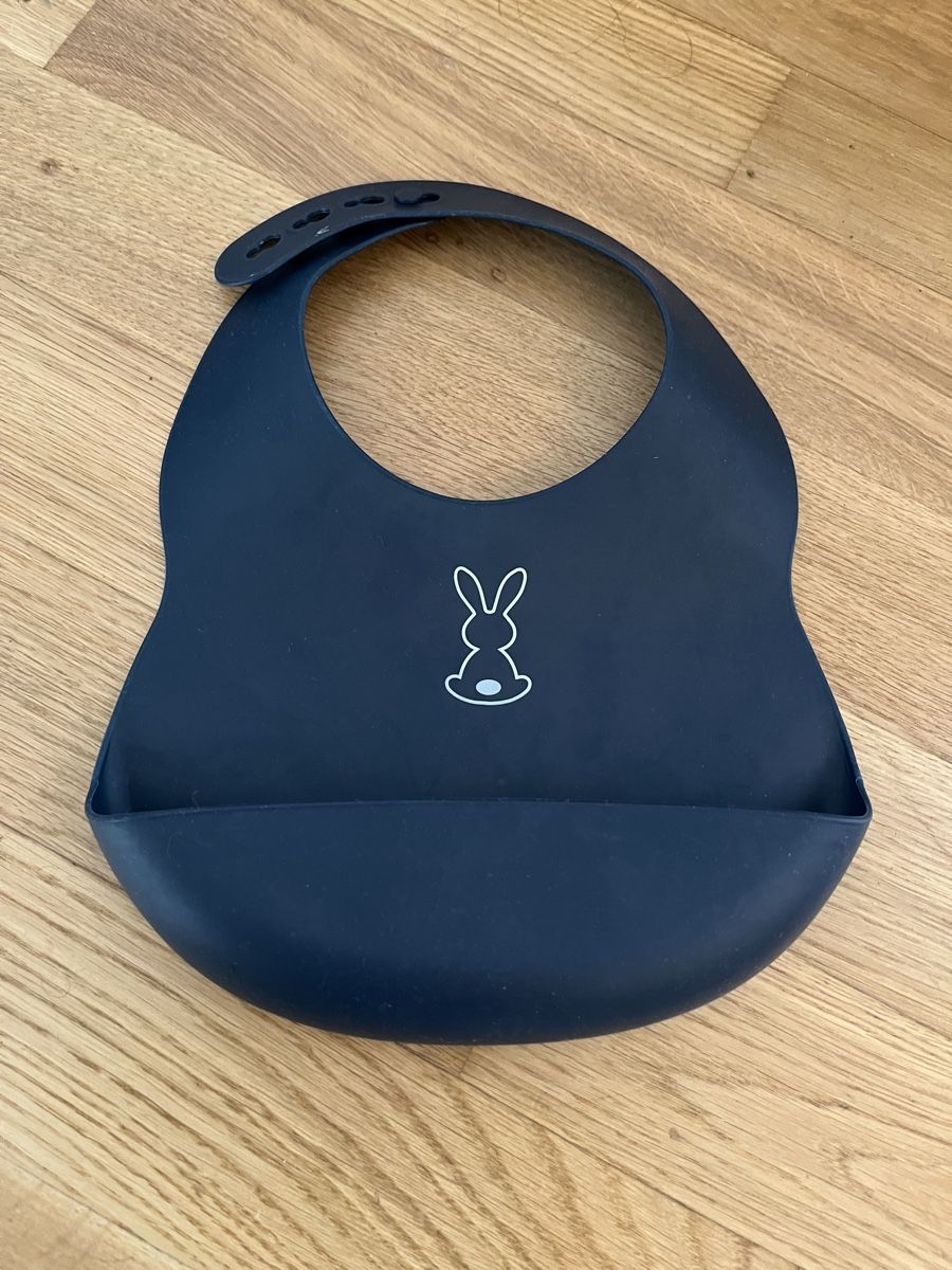 Pasti del neonato: Nattou Silikon-Latz mit Hase – Usato da Fehraltorf venduto da gkradolfer