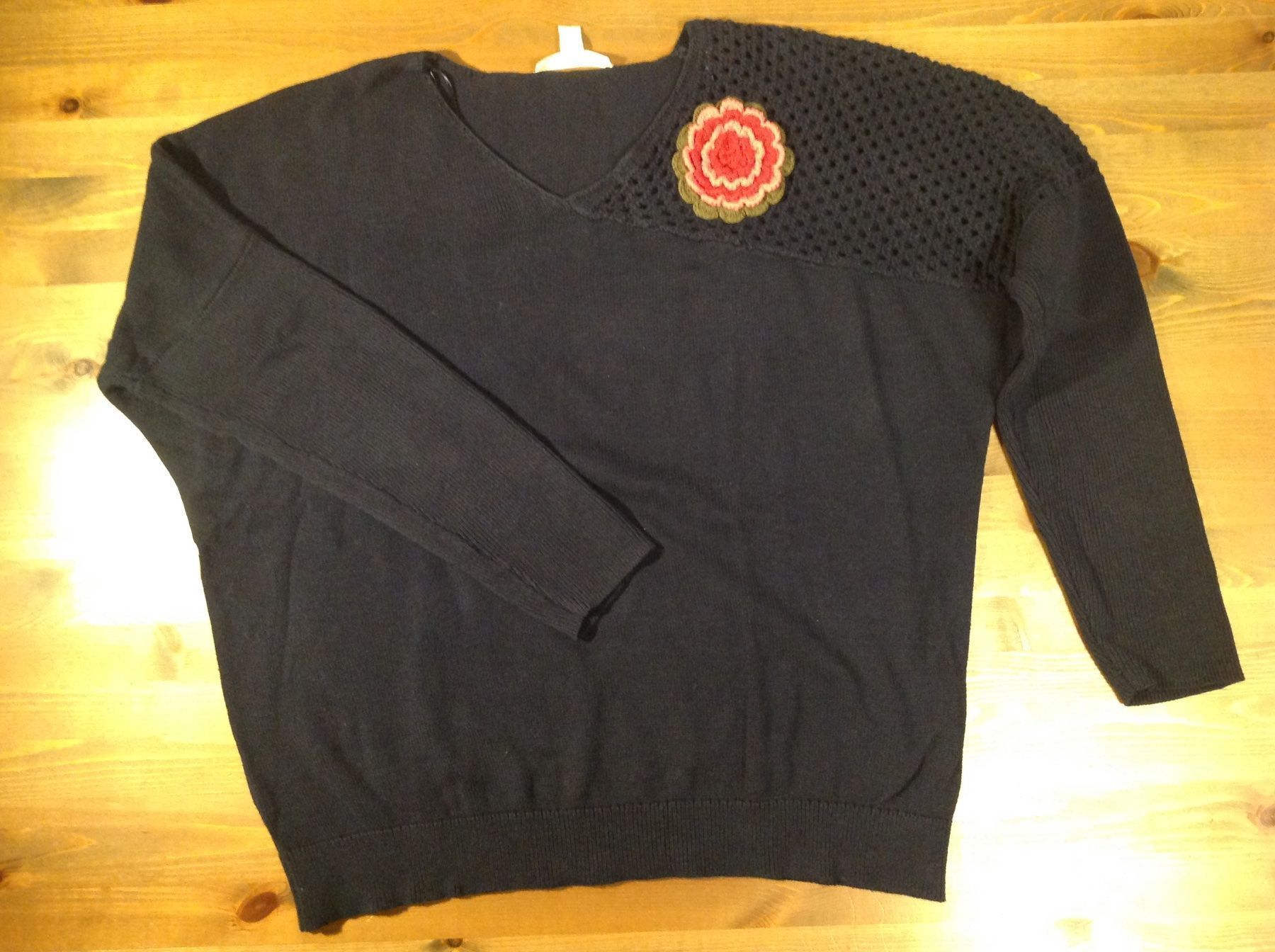Esprit Maglioni & Felpe: Esprit Pullover mit Blume - blau - Gr. M – Usato da Altdorf UR venduto da Mini037