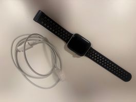 Apple Watch SE 44MM Nike Edition inkl. Garantie