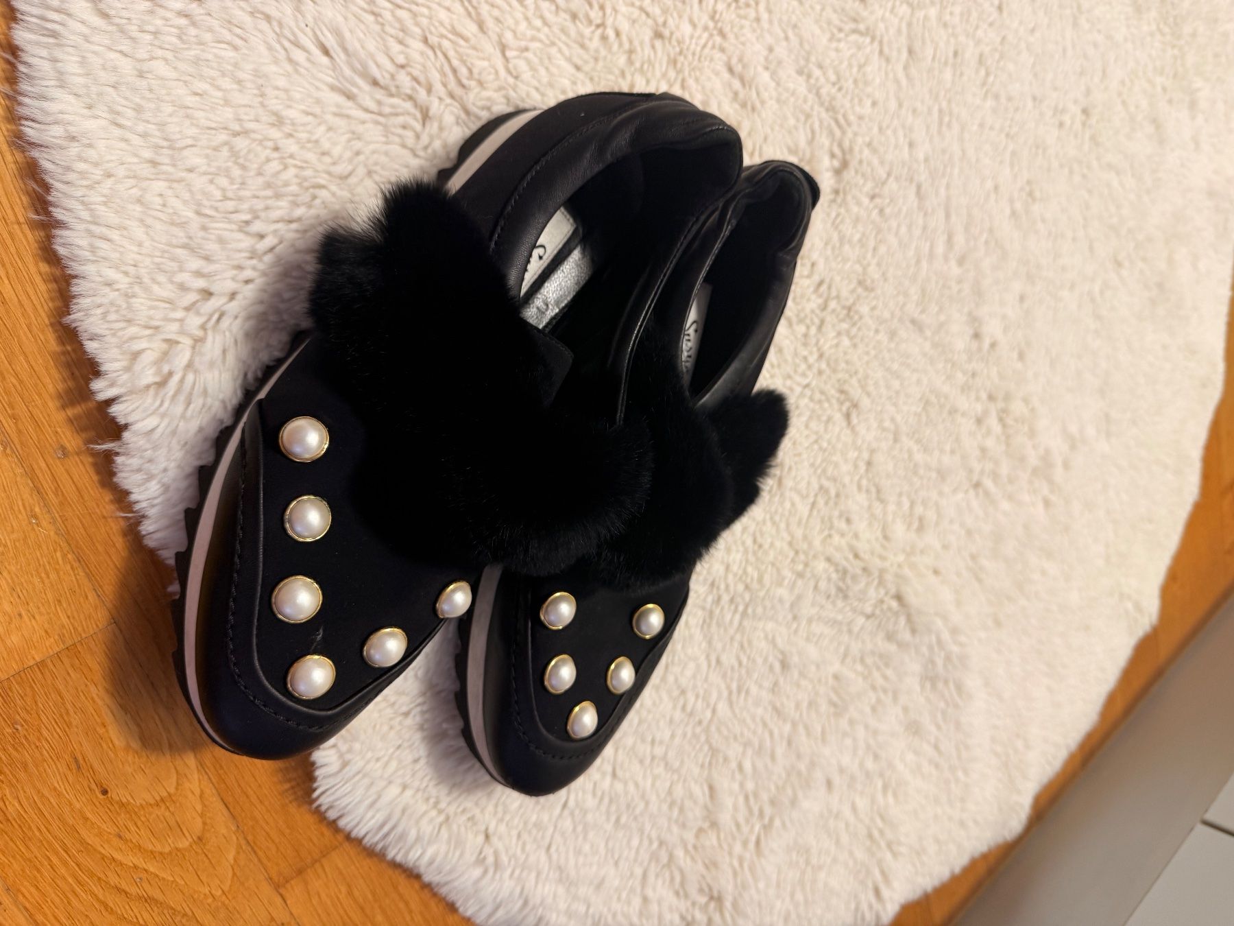 Damenschuhe: Sneaker Leder 39 – Gebraucht aus Wetzikon ZH von Em_Sa