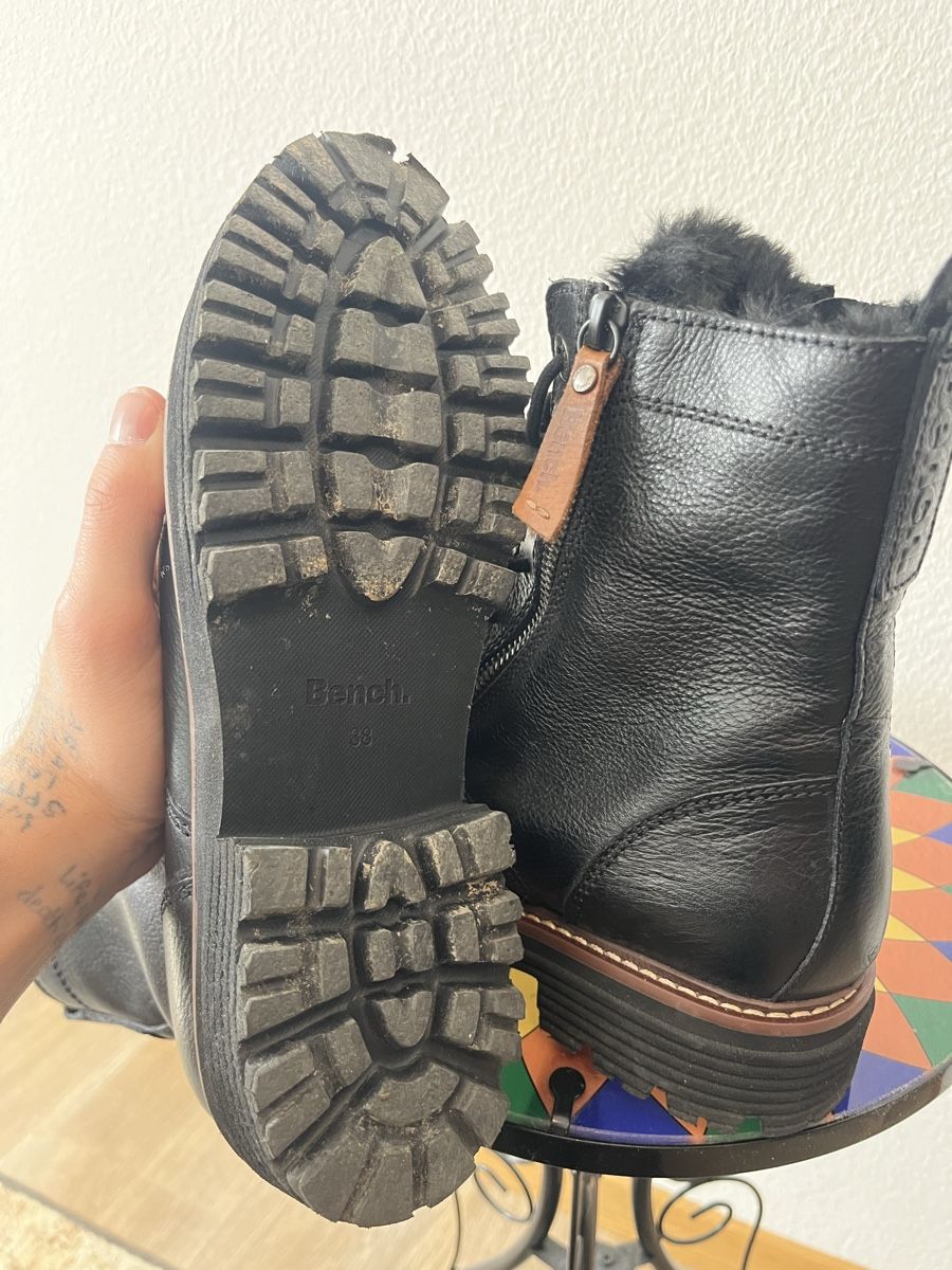Bench Scarpe da donna: Damen Stiefel Bench. schwarz grösse 38  – Usato da Solothurn venduto da mjt_6yvh 2