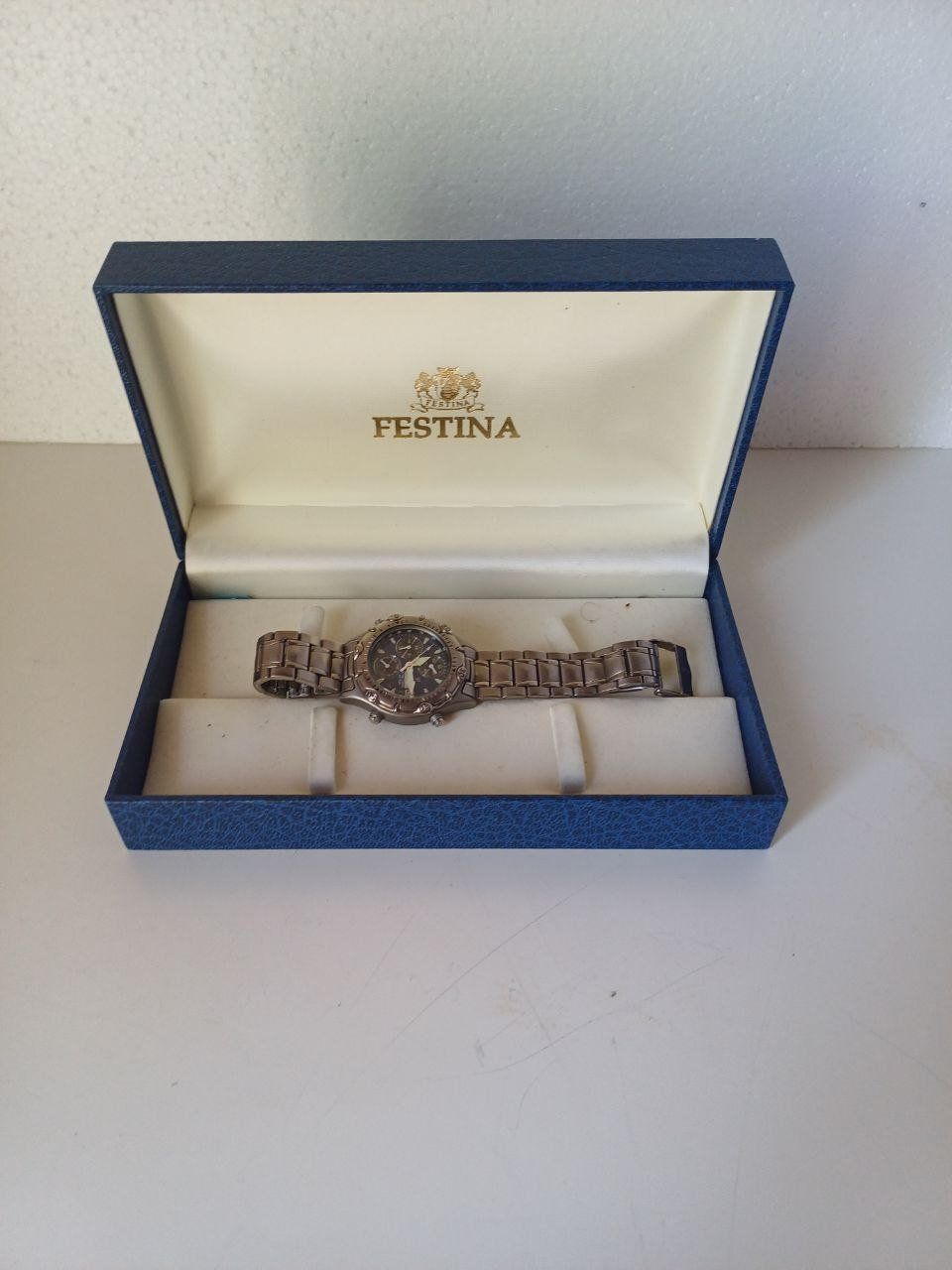 Festina Orologi: Festina Chronograph im Titangehäuse. – Usato da Bern venduto da Yunkom