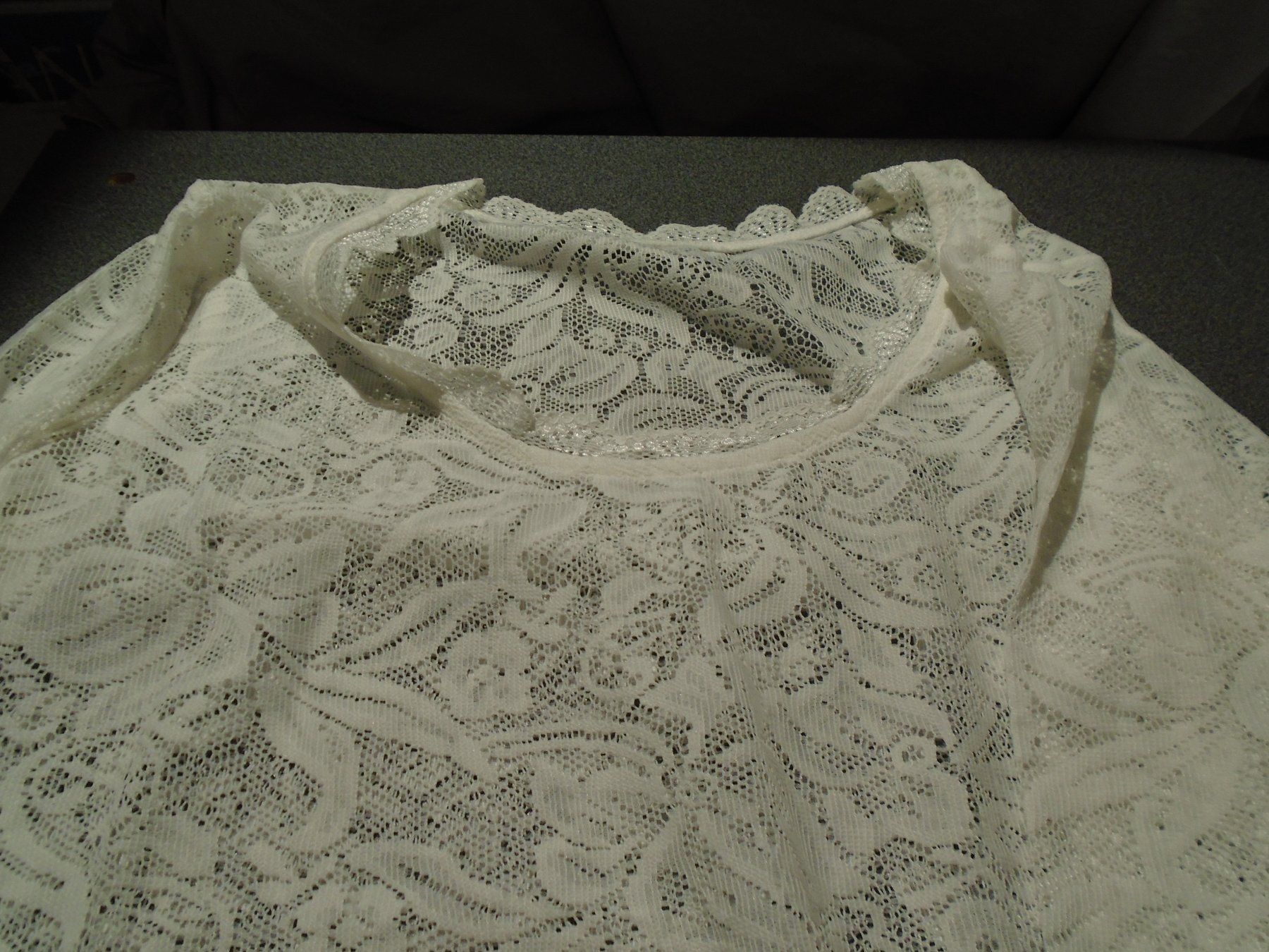 Pullover & Sweatshirts: Pullover ca. Grösse S, weiss/Spitzen – Gebraucht aus Zürich von abraxas1291 1