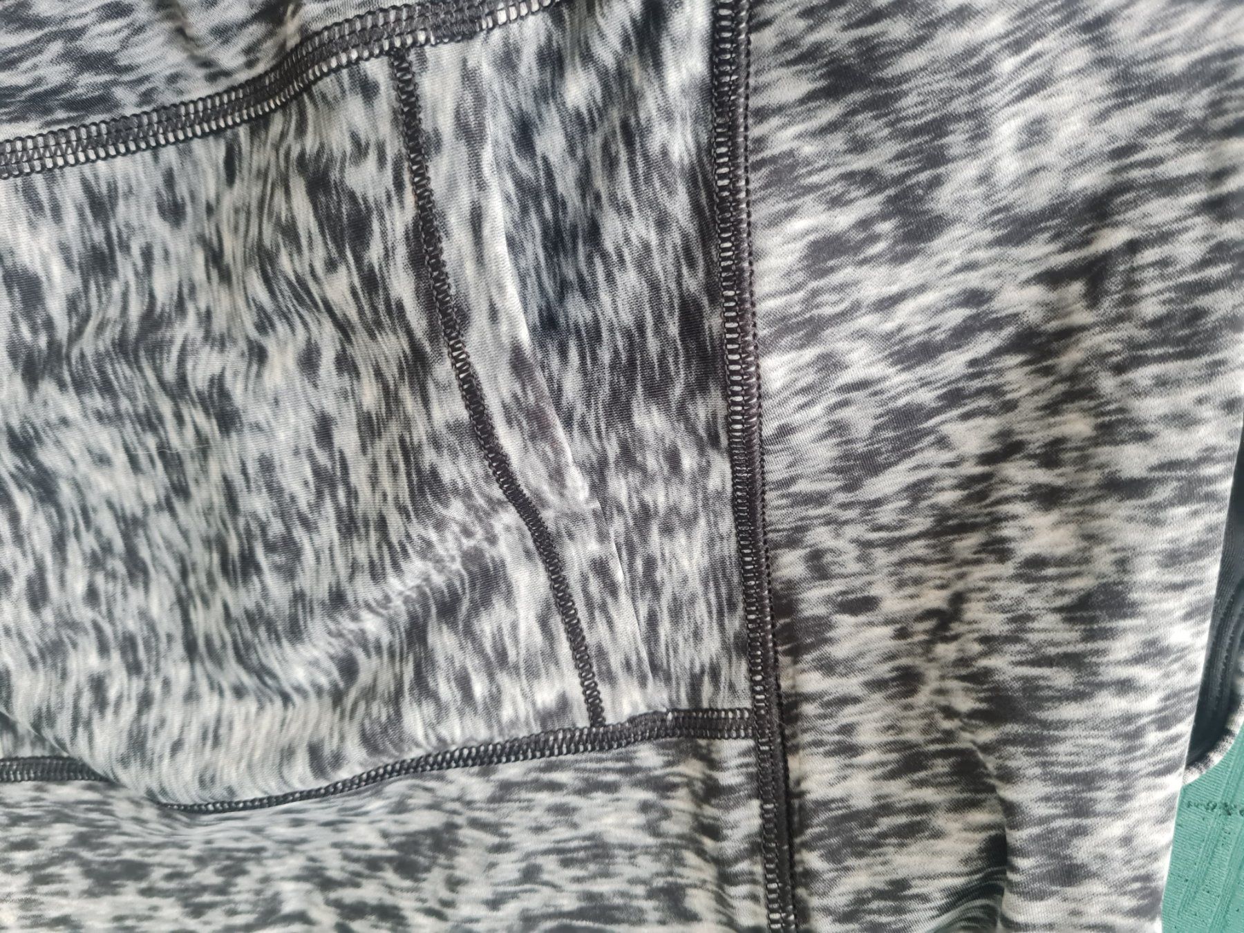 Victoria's Secret Leggings: Victoria secret leggings – Nuovo (secondo la descrizione) da Niedergösgen venduto da topol14 3