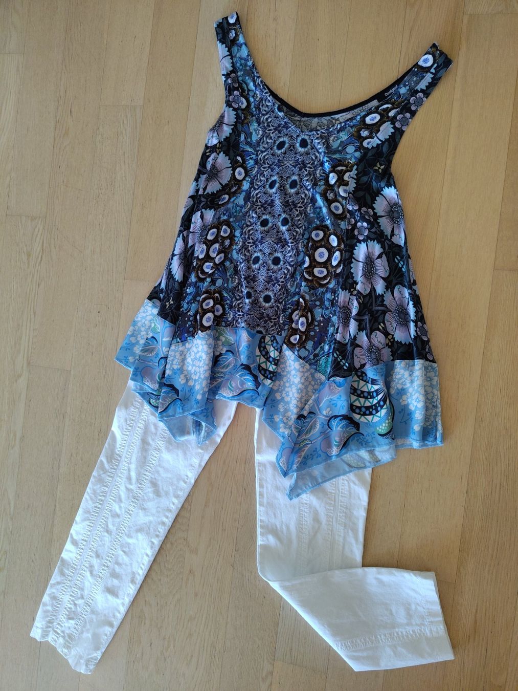 Desigual Tuniche: Desigual Tunika Blau Bunt Taille XS – Usato da Buchrain venduto da QueenyHE51