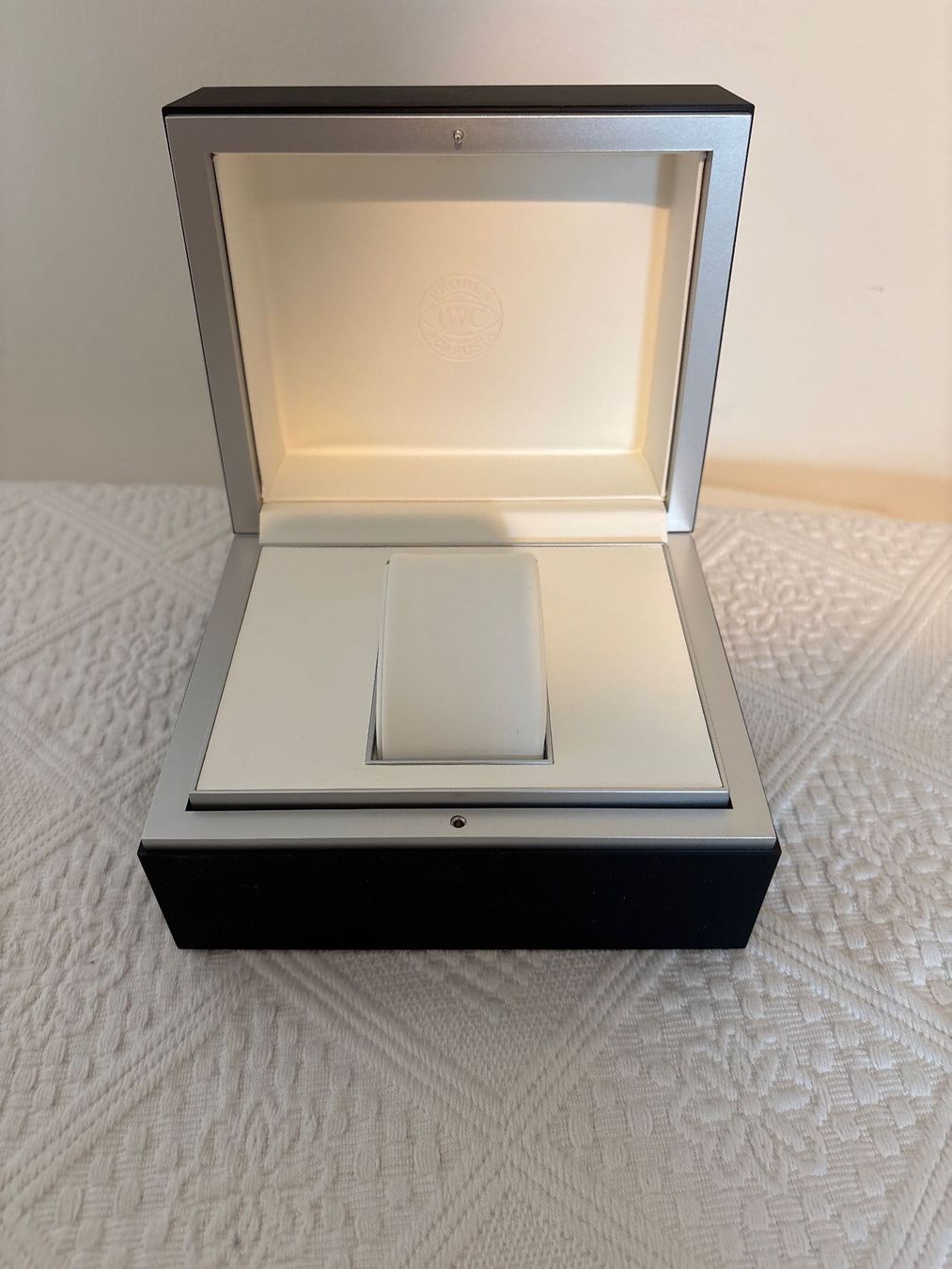 Uhrenboxen: IWC Uhrenetui – Neu (gemäss Beschreibung) aus Luzern von Sontru