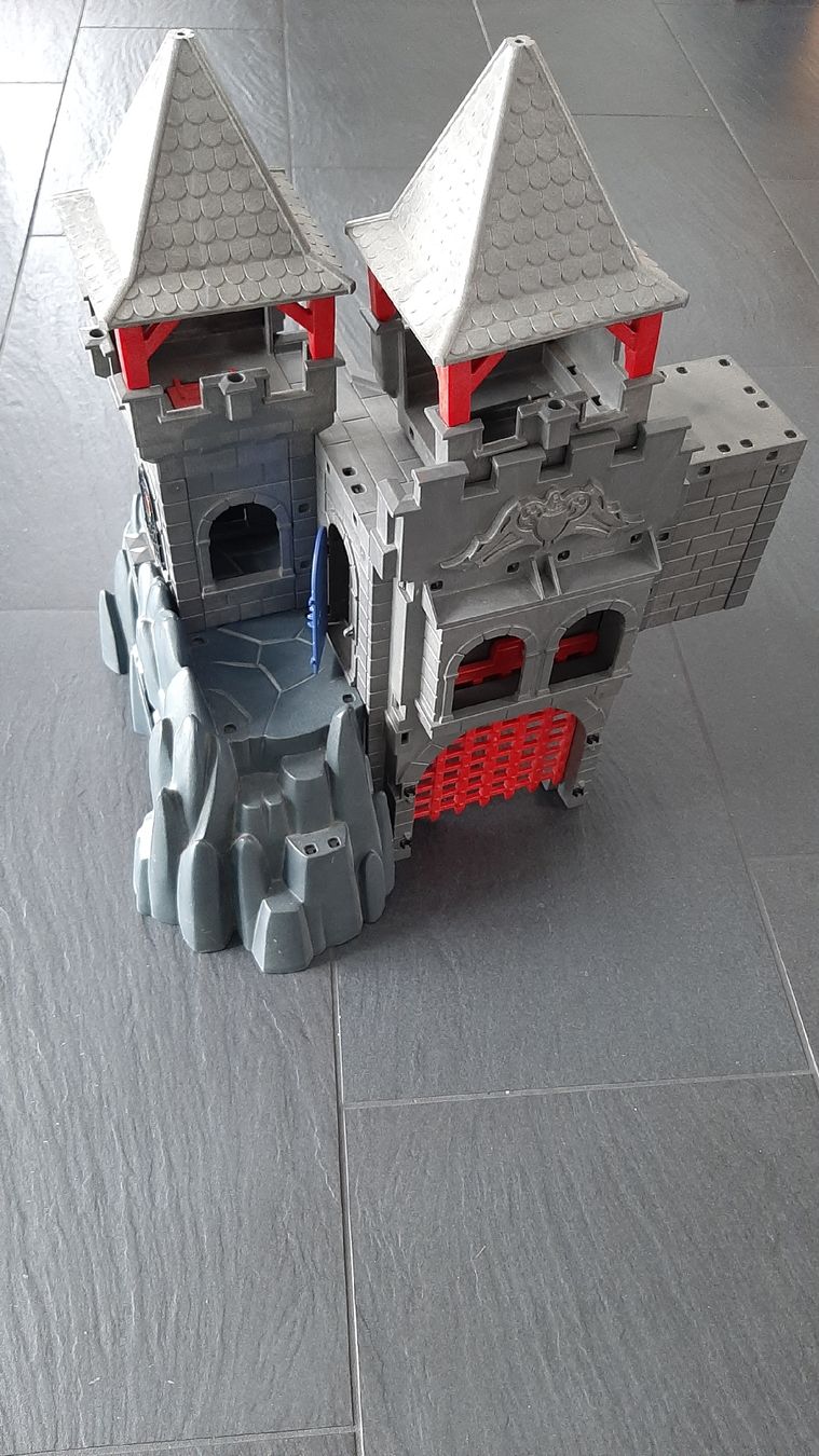 Playmobil Giocattoli: Playmobil Drachenburg – Usato da Münchwilen TG venduto da schnugels 1