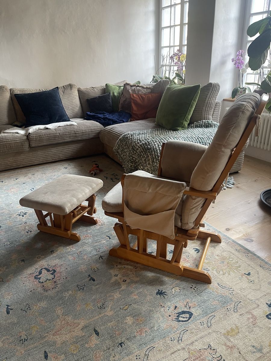 Poltrone: Gemütlicher Gliding Chair mit Gliding Hocker – Usato da Sursee venduto da evelinesuter1 2